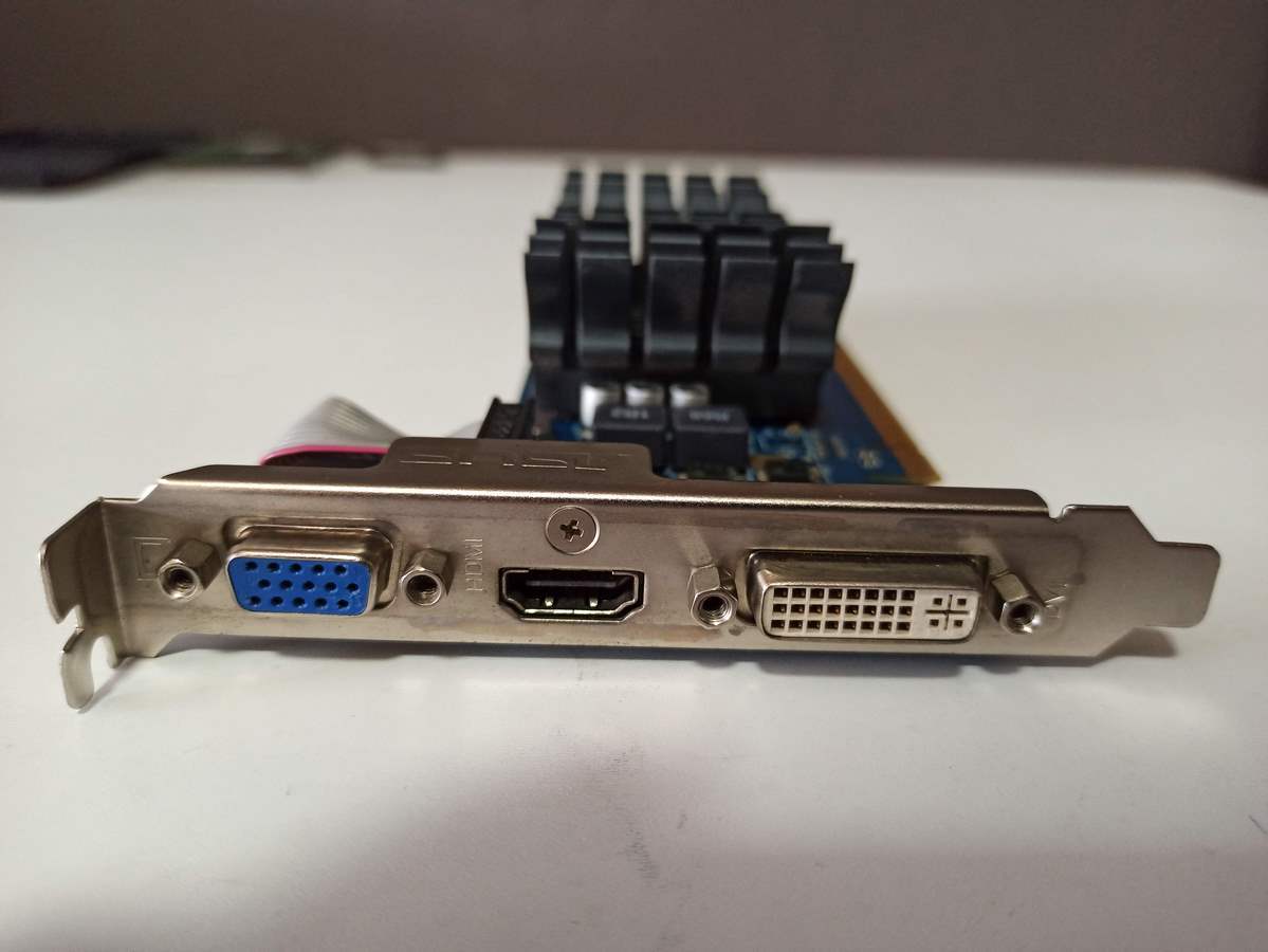 ASUS EN210 SILENT/DI/1GD3/V2 (LP) NVIDIA GeForce 210 1 GB