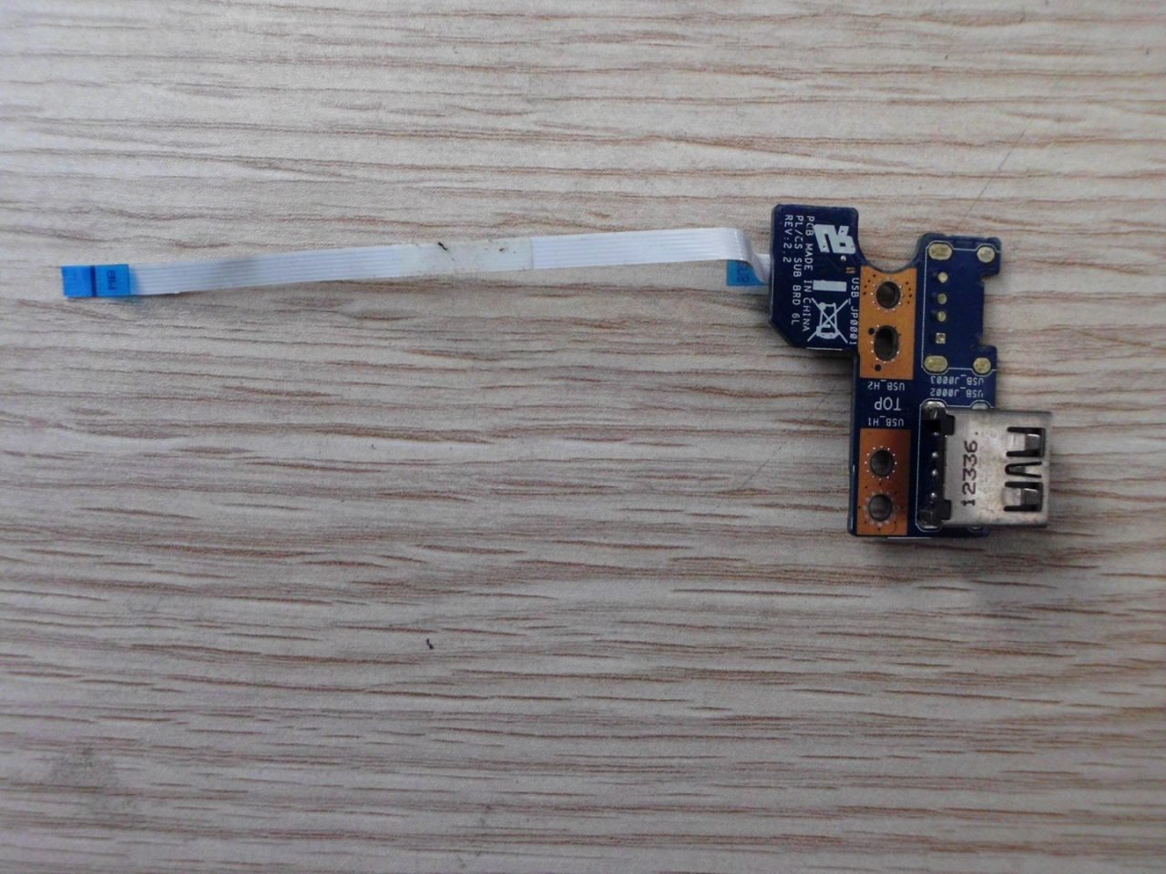 @ORIGINAL TOSHIBA L850 USB BOARD E220370 N0ZWG10C01