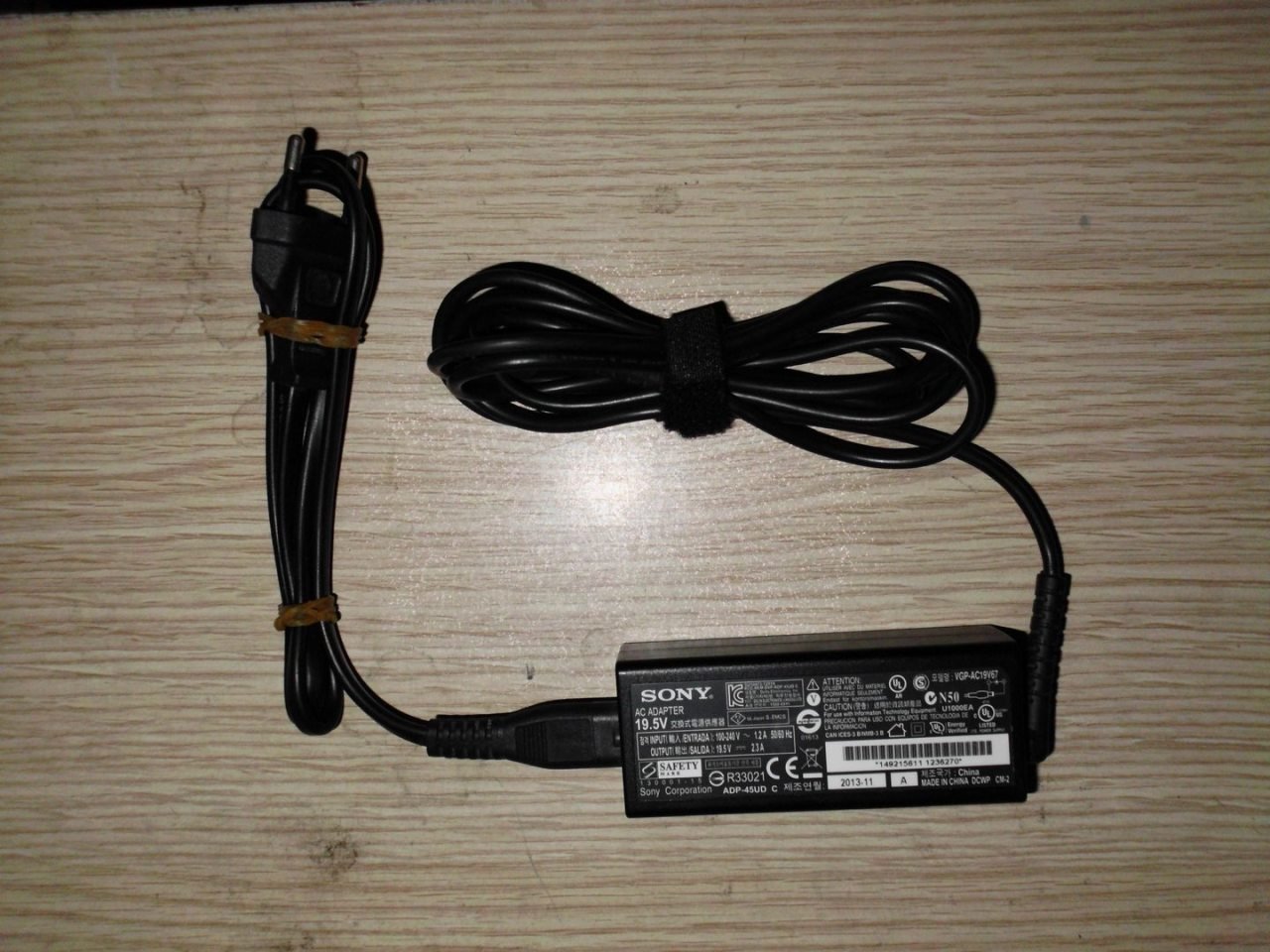 @ORIGINAL SVF1521NSTW SVF152C29W ADAPTÖR VGP-AC19V67 19.5 2.30