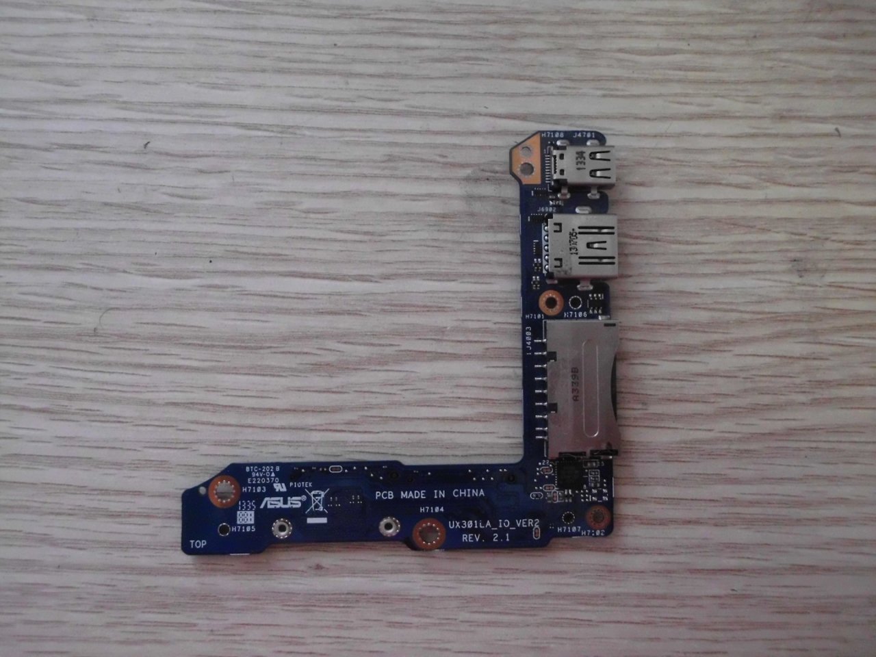 @ORIGINAL Asus UX301 UX301L UX301LA IO Board Usb & Ssd UX301LA_IO_VER2