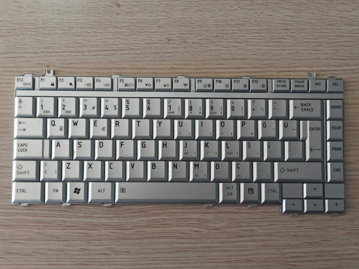 Toshiba Satellite Pro L300 Klavye Gümüş