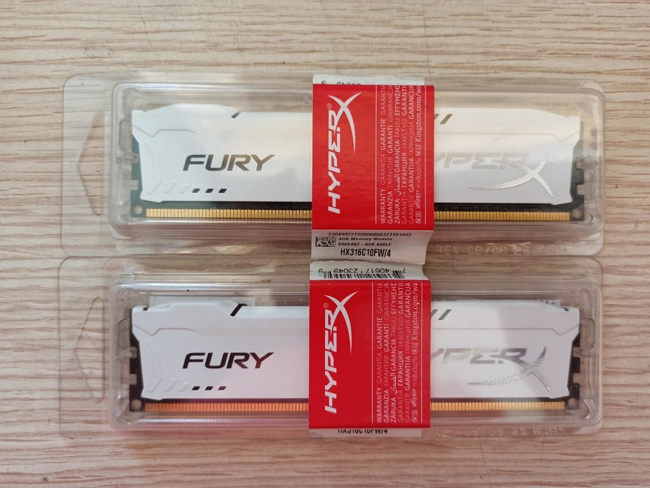 Kingston HyperX Fury White 4+4 8 GB 1600Mhz DDR3 Ram HX316C10FW