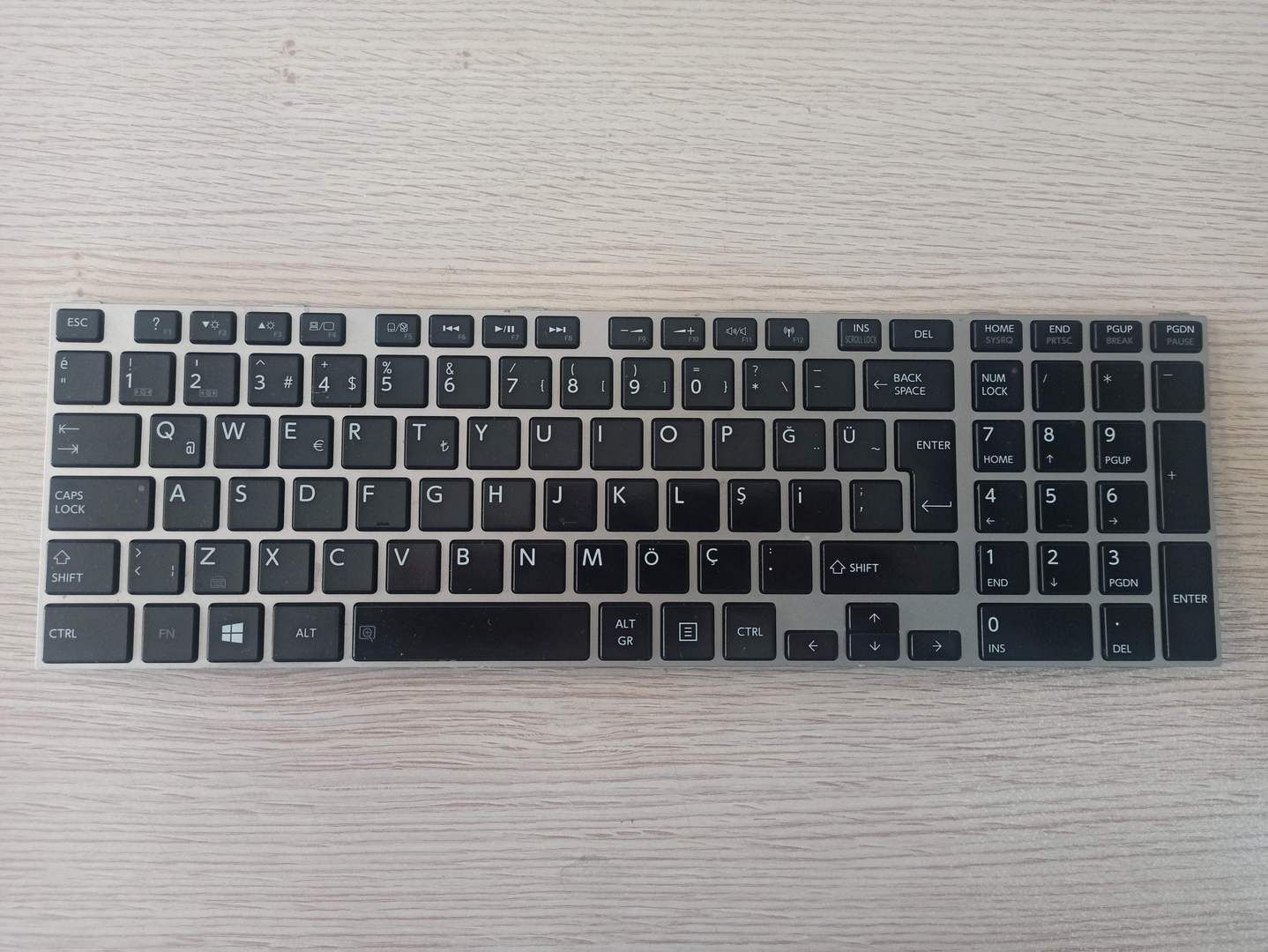 Toshiba M50T-A Klavye NSK-TVRBC K000150050