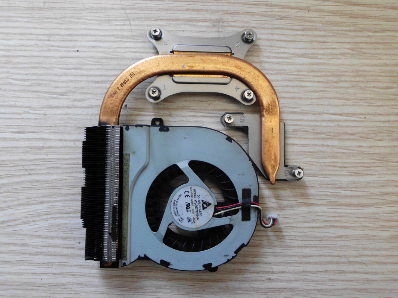 @ORIGINAL NP300E5C FAN & BAKIR BLOK KSB0705HA BA31-00108A