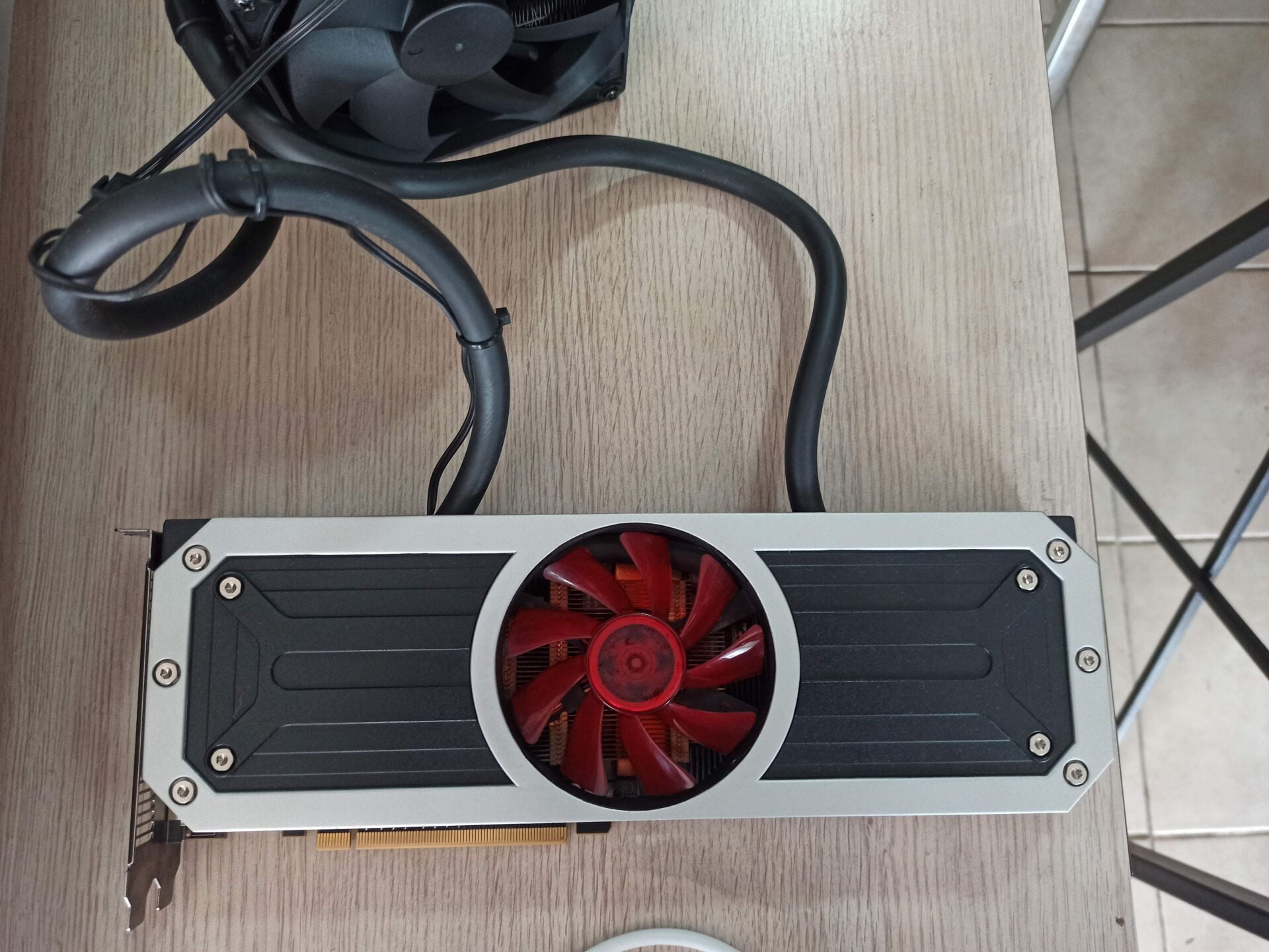 Sapphire R9 295X2 8GB DDR5 1024Bit Sıvı Soğutma Ekran Kartı