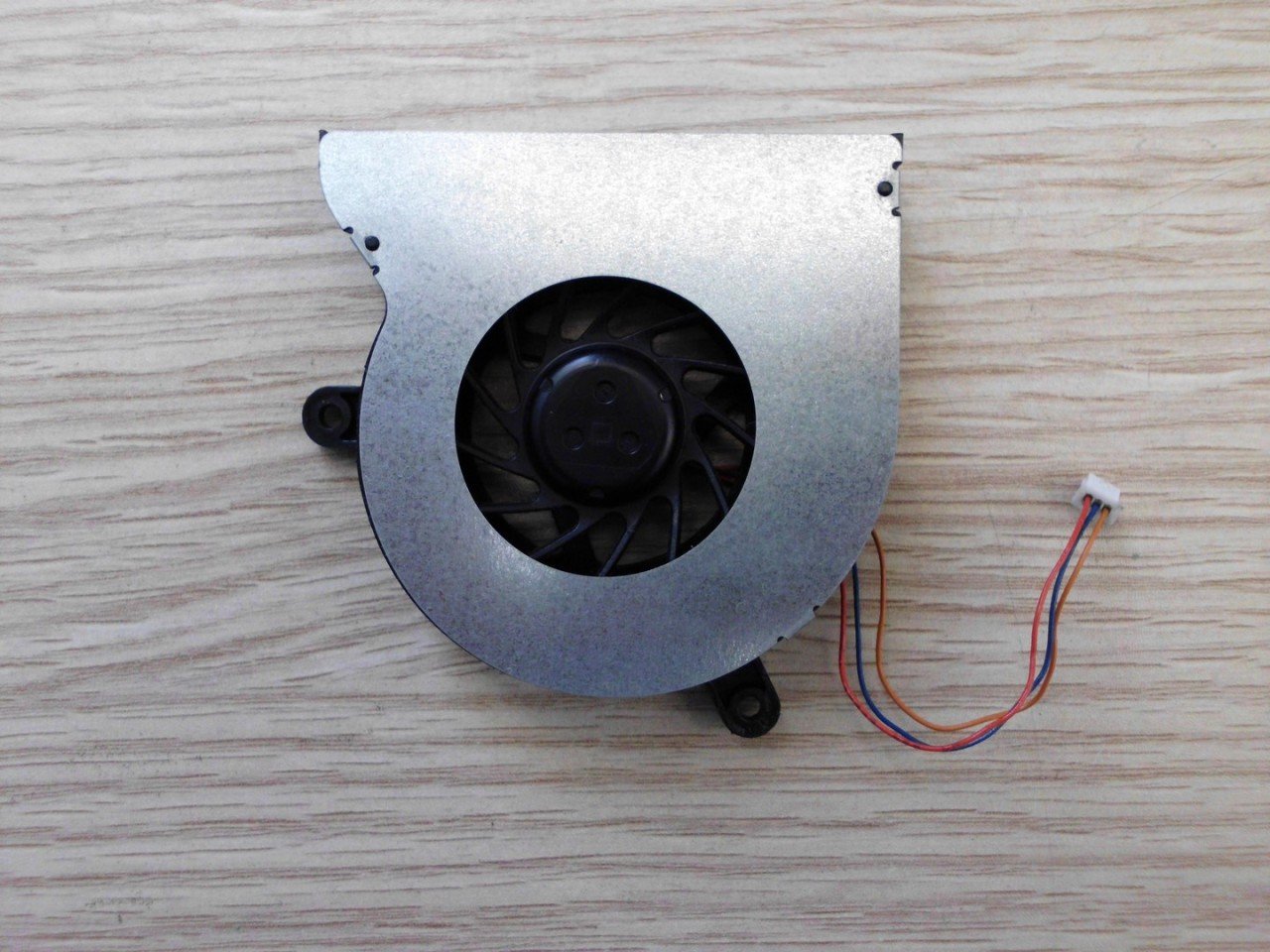 @ORIGINAL LG E200 FAN