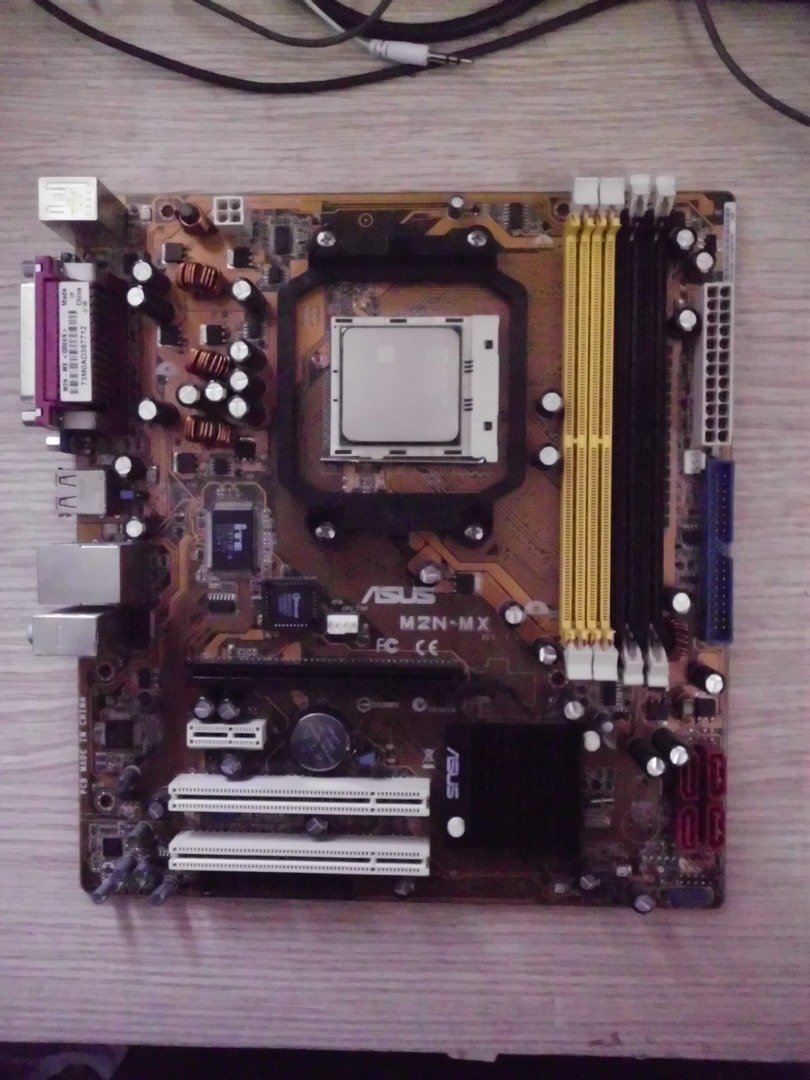 ASUS M2N-MX ANAKART + AMD Athlon 64 3200 CPU M2N