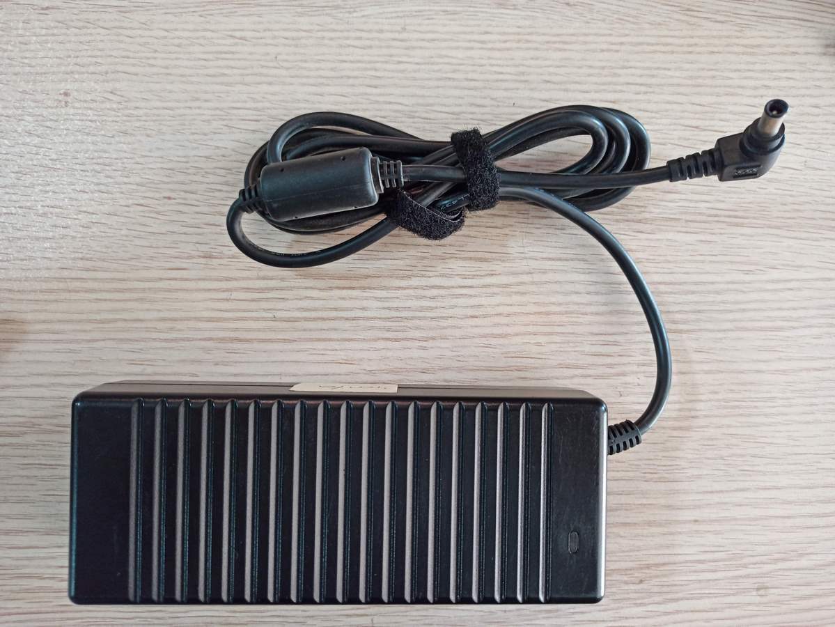 TOCHI ERA-S027 PCGA-AC16V8 ADAPTÖR ADP-64CB DCWP CM-2 19.5V 6.15A