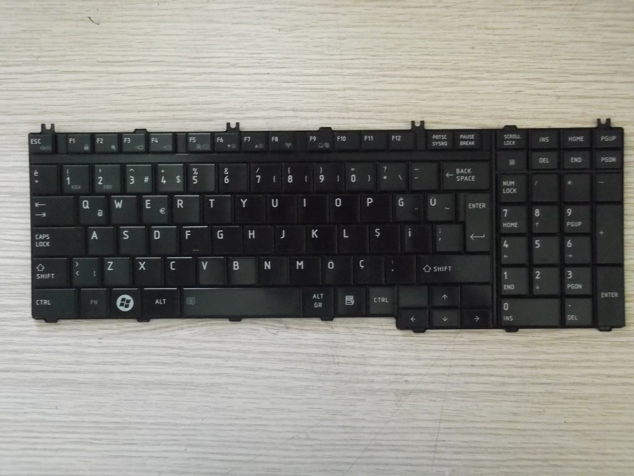 Toshiba L505 KLAVYE SİYAH