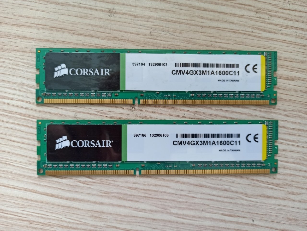 Corsair 4GB 1600MHz DDR3 Ram CMV4GX3M1A1600C11 4 * 2 8 GB