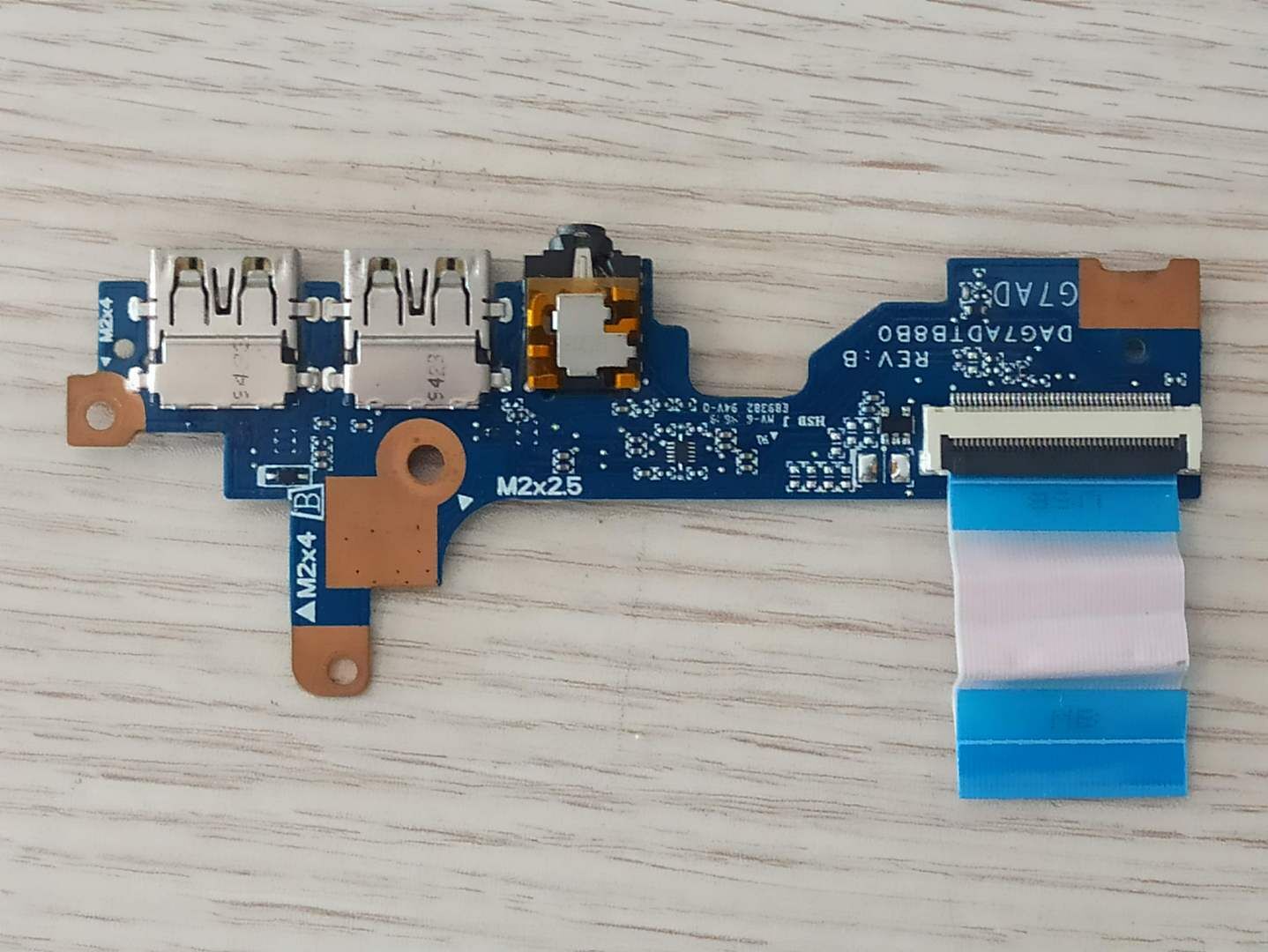 Hp 14-ce3501na Usb Board DAG7ADTB8B0