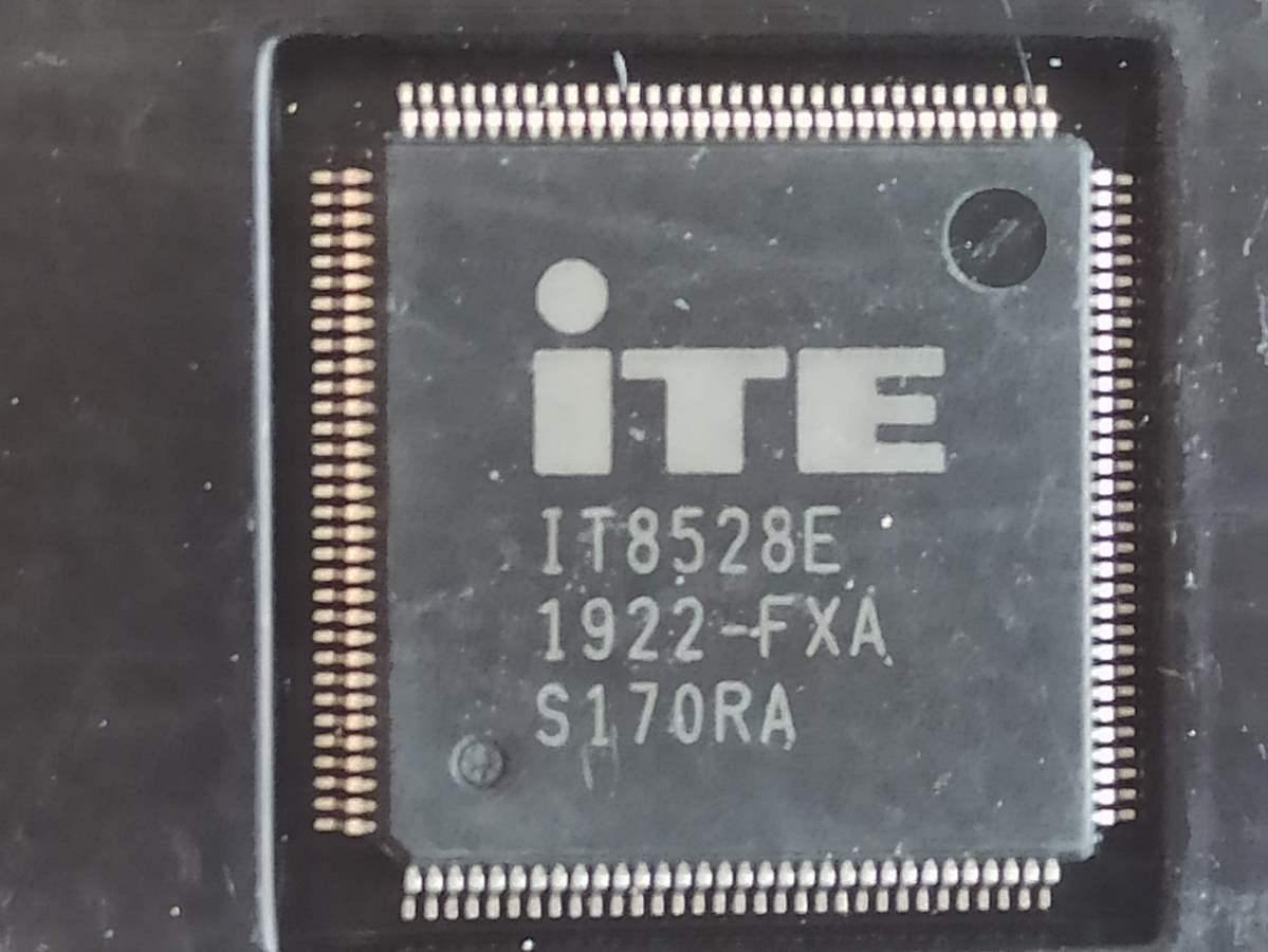 IT8528E FXA QFP-128 Chipset IO