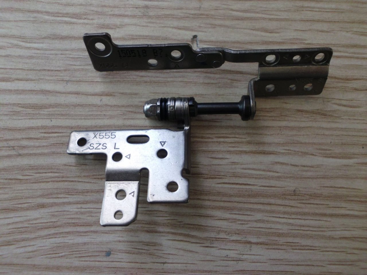 X555 Menteşe Sol X555L Menteşe Sol