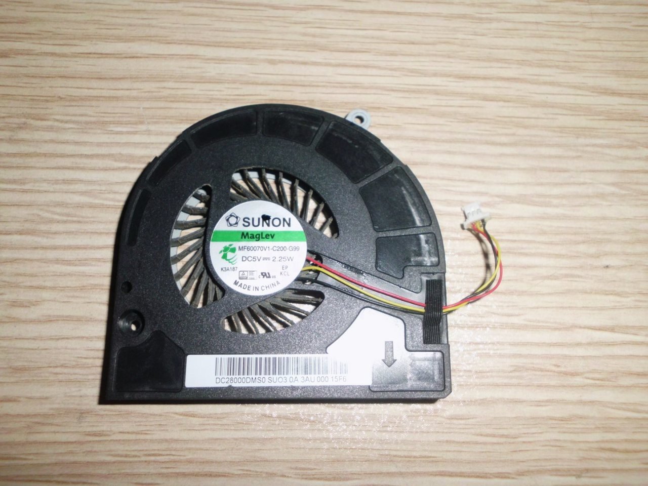 @ORIGINAL Packard Bell Z5WT1 / Acer V5WE2 Soğutucu Fan MF60070V1