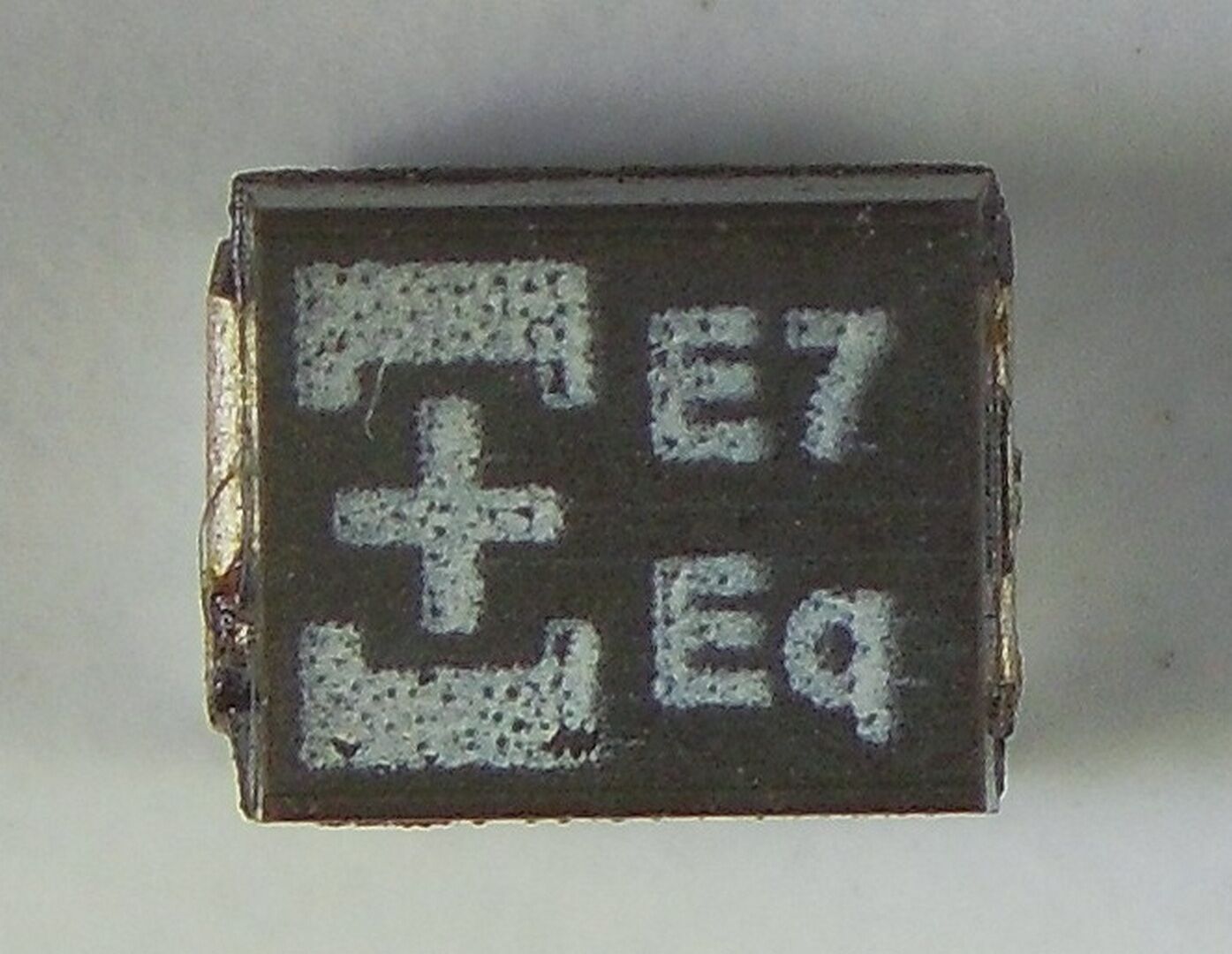 E7 Eq 25TQC15MB 25TQC15MYFB Tantal Kondansatör 15uF 25V